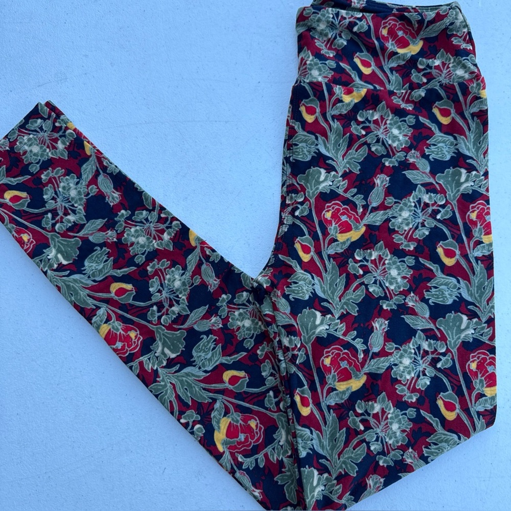 NWOT LuLaRoe OS One Size Floral Leggings - Red and Green